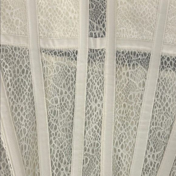 Elegant Cream Lace Corset Top - Picture 3 of 3